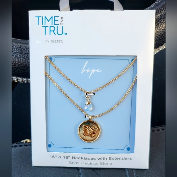 Necklace set of 2 FREE WITH $20+ PURCHASE - Picture 3 of 4